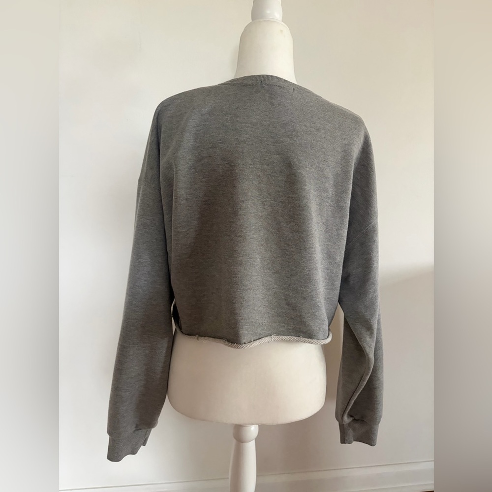 Forever 21 Gray Cropped Sweatshirt Size Large - Picture 2 of 3